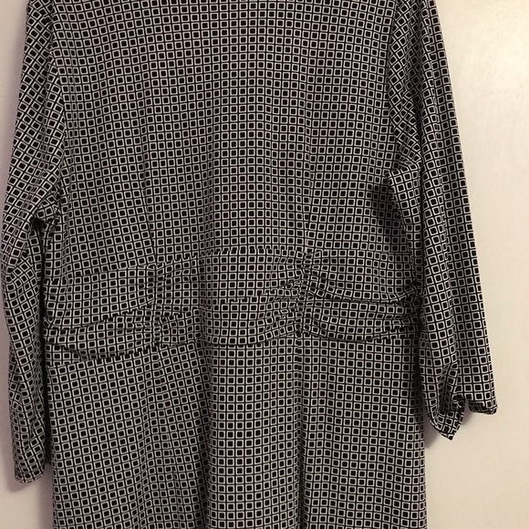 Ann Taylor Dress. Size 16. Grey and White. V neck - Picture 7 of 8